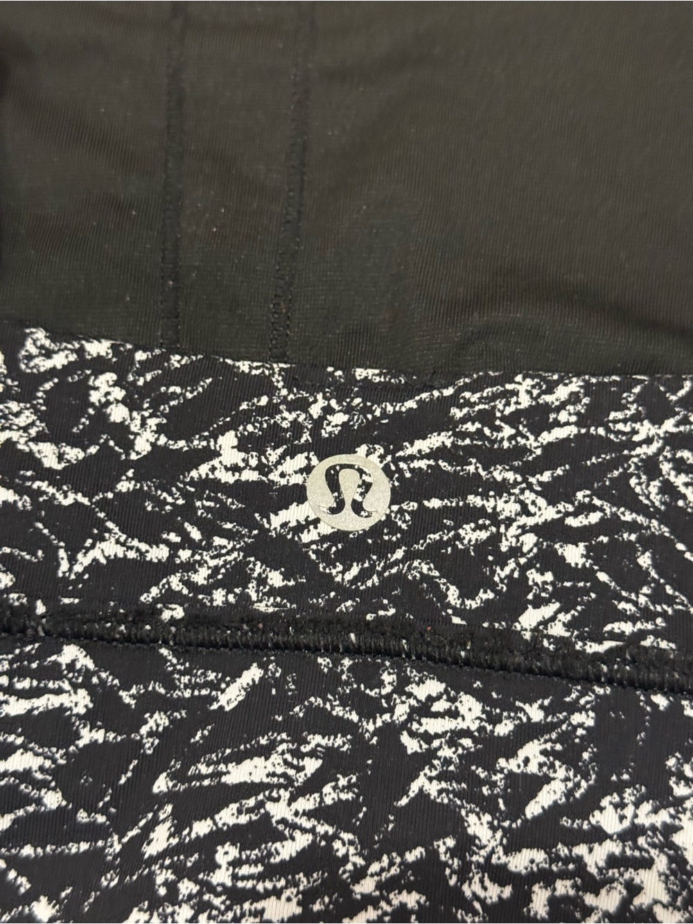 Lululemon Both Ways Bra Ices Wave White Black Size 6 - Picture 6 of 7